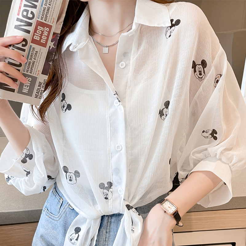 Take a real photo of the new Mickey Chiffon personalized sunscreen air conditioning shirt in 2020 summer