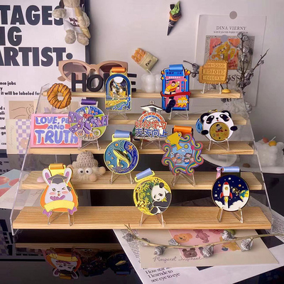 实木Keep奖牌置物架亚克力防尘