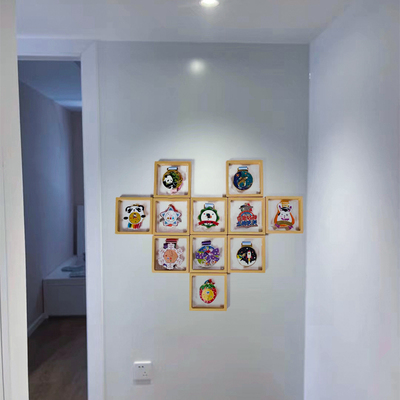 吧唧奖牌防尘PE悬浮盒墙上免打孔