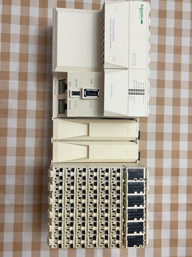 施耐德TM258LD42DT4L全新原装拍前请询价