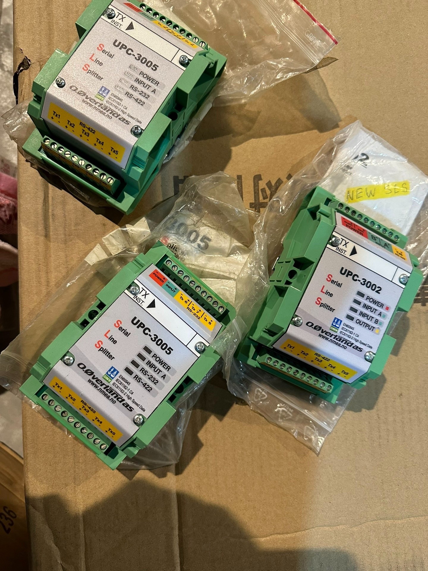RS-422/RS232风向风速仪串口分配器UPC-3005 UPC-3002拍前请询价