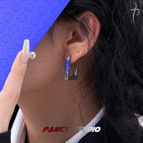 克莱因蓝捆绑耳钉冷淡感拉满