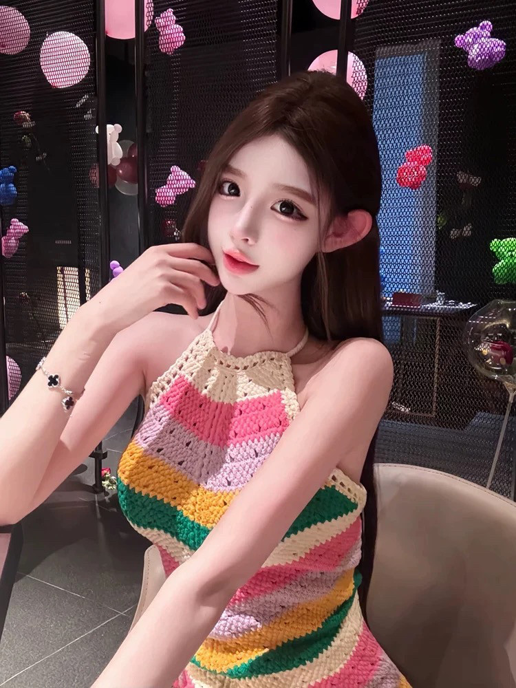 法式纯欲风彩色条纹露肩镂空挂脖针织连衣裙女新款设计感包臀短裙,女装/女士精品,背心吊带,淘宝优惠券,粉丝福利购,淘宝优惠卷