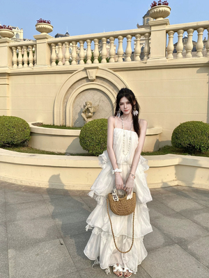 2026夏季新款法式复古气质名媛重工蕾丝拼接吊带连衣裙女收腰显瘦