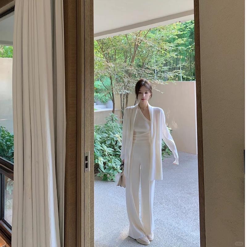 一整套秋冬穿搭时尚减龄小香风斜肩背心+针织开衫+阔腿裤三件套女