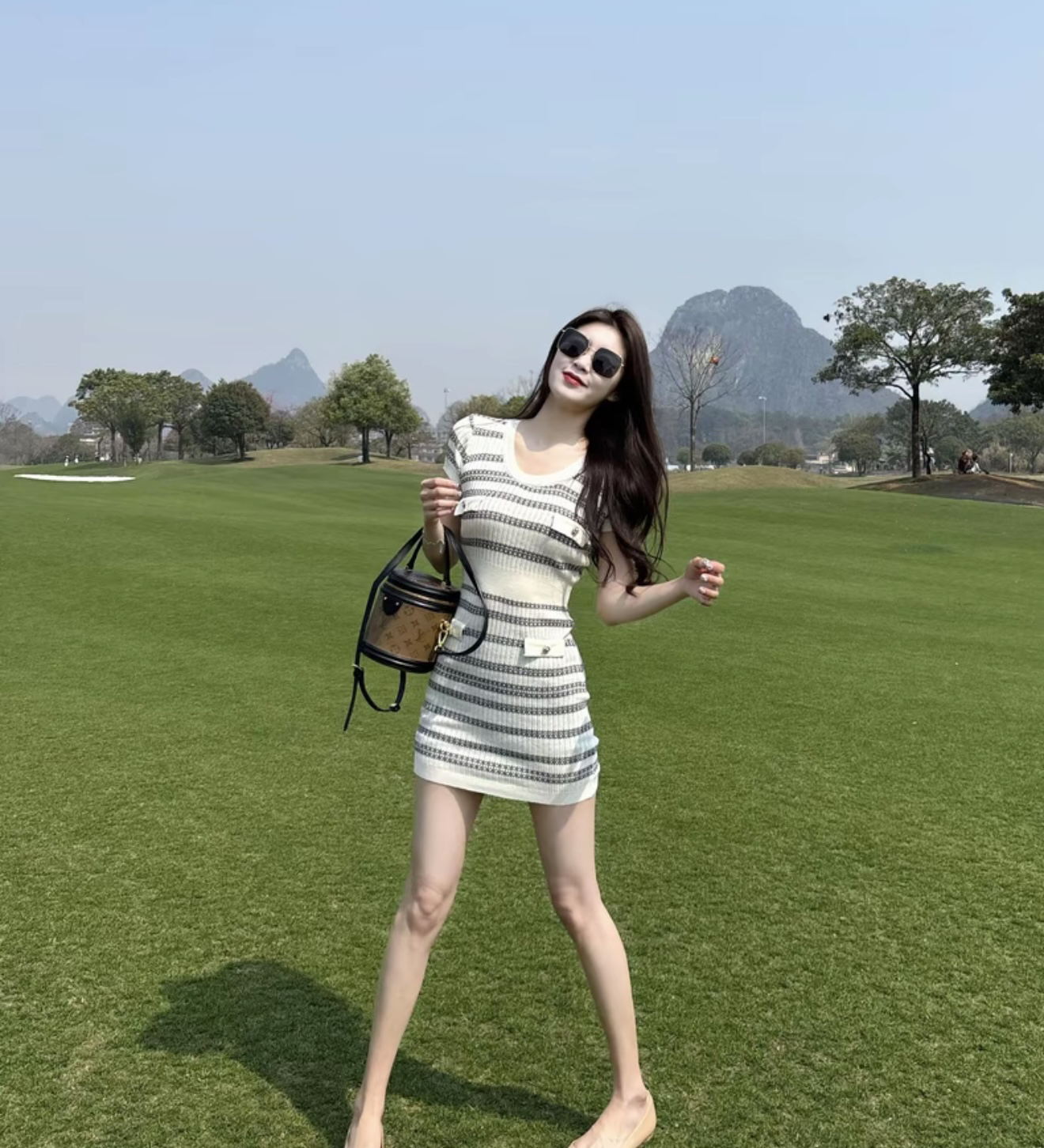 小香风气质名媛条纹针织连衣裙女2025夏季新款高级感短袖修身裙子