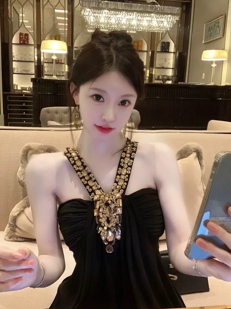 高级感重工钉珠挂脖吊带连衣裙女夏季名媛性感抹胸晚礼服长裙潮