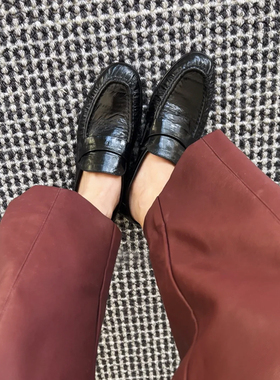 2026新款黑色鳄鱼纹乐福鞋女鳗鱼皮褶皱通勤百搭一脚蹬平底小皮鞋