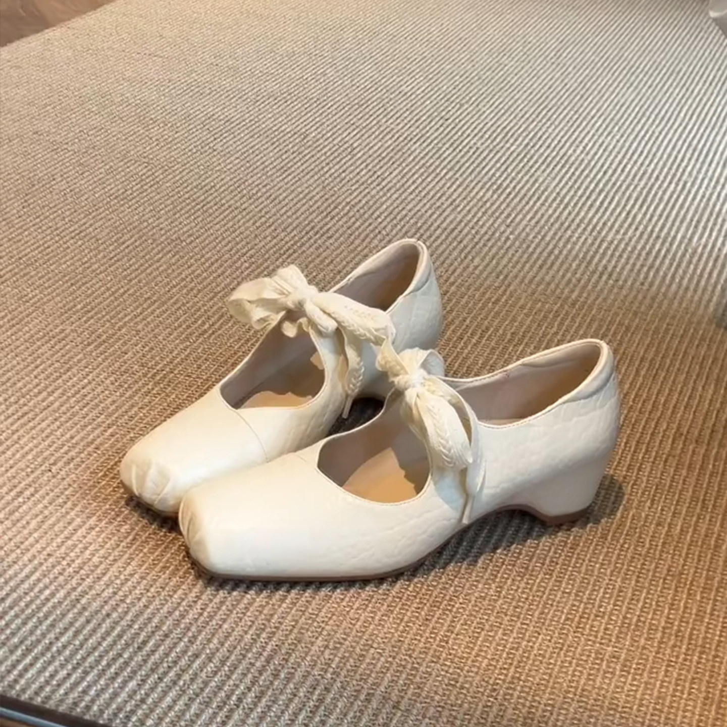 巨好看的玛丽珍鞋2026法式方头系带芭蕾舞鞋优雅气质袜子搭配单鞋