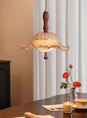 法式中古风卧室床头吊灯2026新款花朵复古胡桃木色书房餐厅吊灯