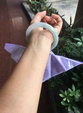 圈口61、62糯冰种飘花圆条福镯缅甸A货保真保正品大圈口翡翠手镯