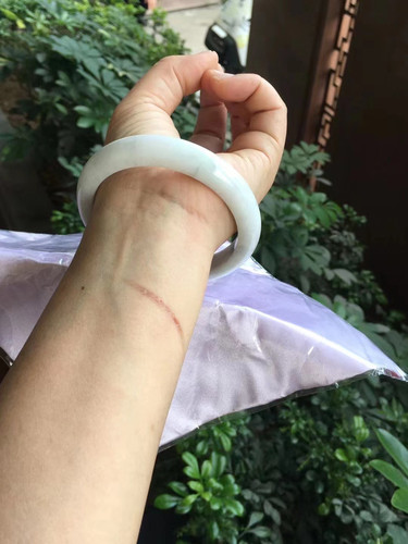 圈口63缅甸A货保真正品糯化牛奶底扁条手镯大口径少女妈妈送礼
