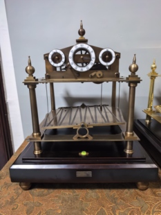 滚球机械座钟 大号纯铜做旧款