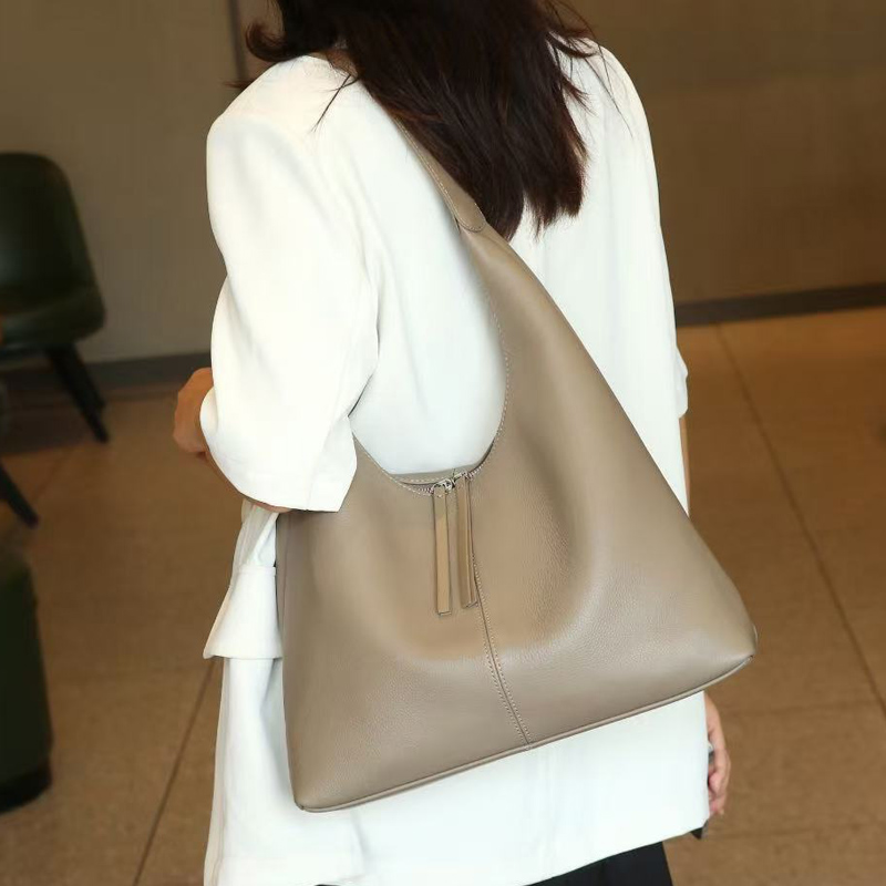 丝芙伦头层牛皮大容量腋下单肩包