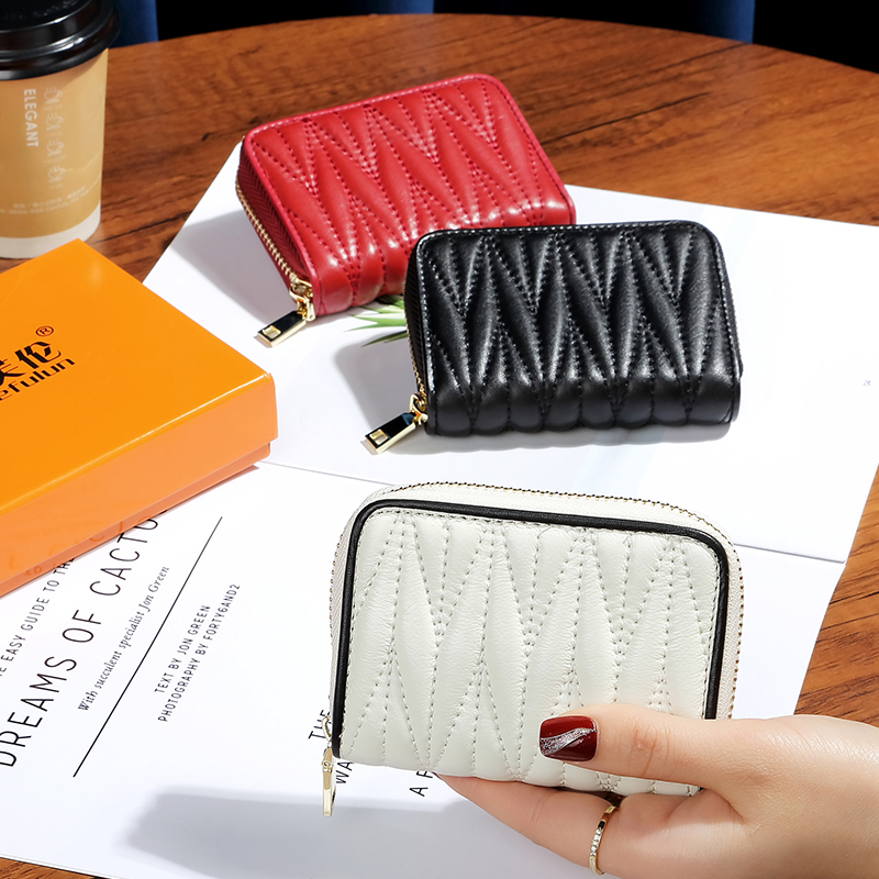 时尚新款羊皮多卡位拉链小巧卡包