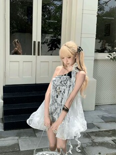 纯欲甜辣妹设计感蕾丝飘带罩衫 度假风法式 斜肩豹纹连衣裙两件套女
