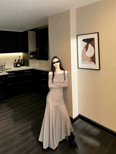 Skk Store  jennie同款 Lem*风弹力微透不规则修身长袖连衣裙女春