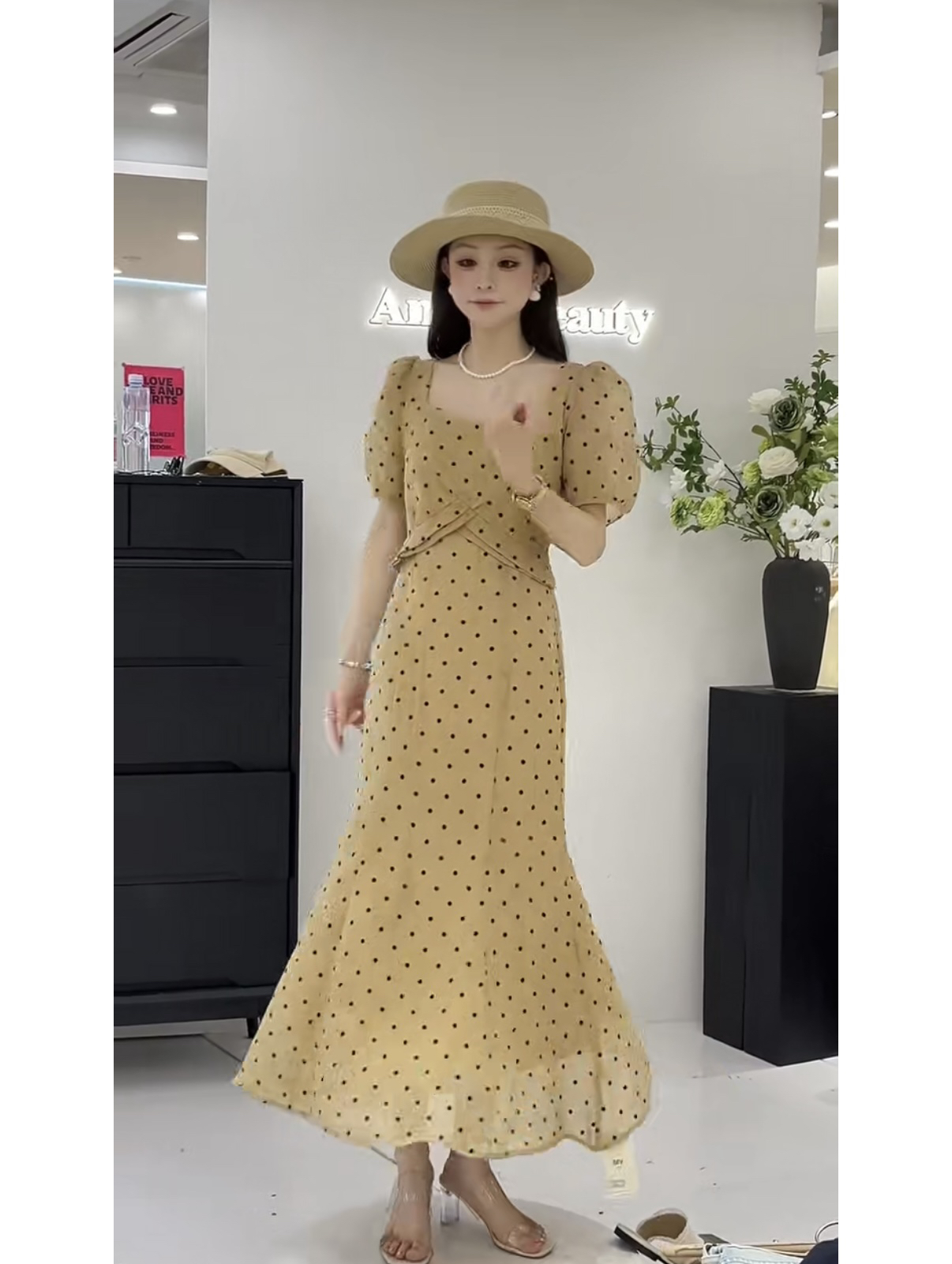 欧洲站优雅时尚长裙2025夏气质显瘦方领收腰系带点点连衣裙女8081