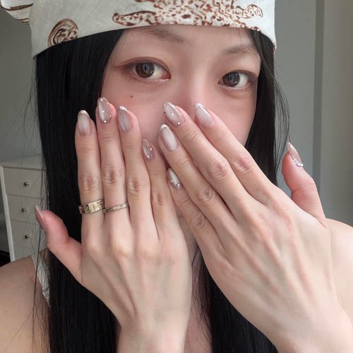 哦莫！超“不经意”秀出美甲