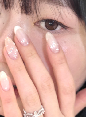哦莫这是淡人的天菜美甲叭!!