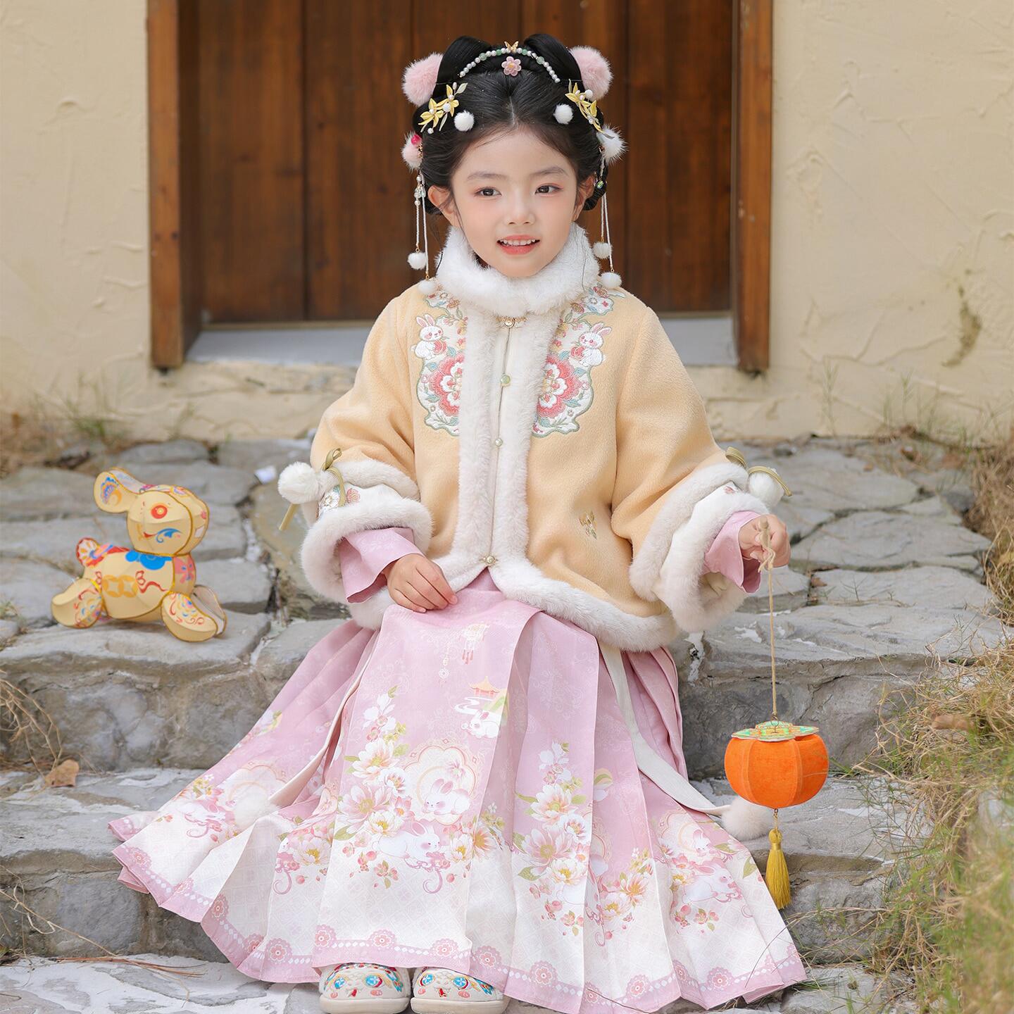 汉服女童冬季2026新款儿童马面裙套装女孩拜年服冬款国风过年古装