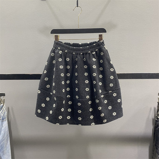 复古花朵毛呢半身裙女2025秋冬加绒加厚松紧腰宽松显瘦蓬蓬花苞裙