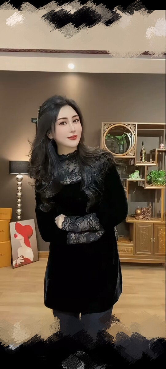 时尚大码小衫女2025春秋冬季新款蕾丝拼接丝绒显瘦中长款上衣4