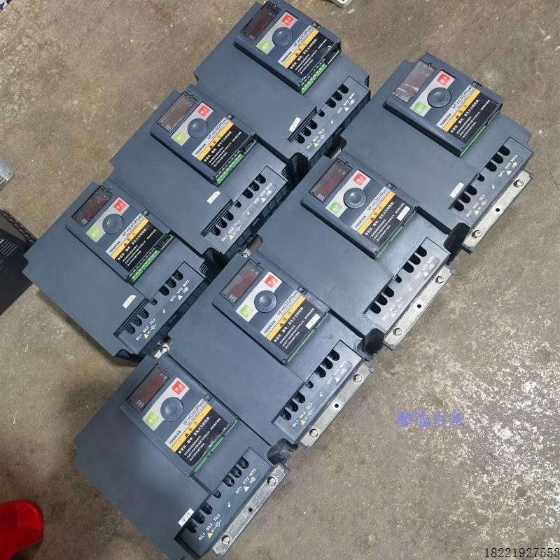议价东芝VF-nC3C变频器5.5KW,拆机成色如图实物拍摄功能