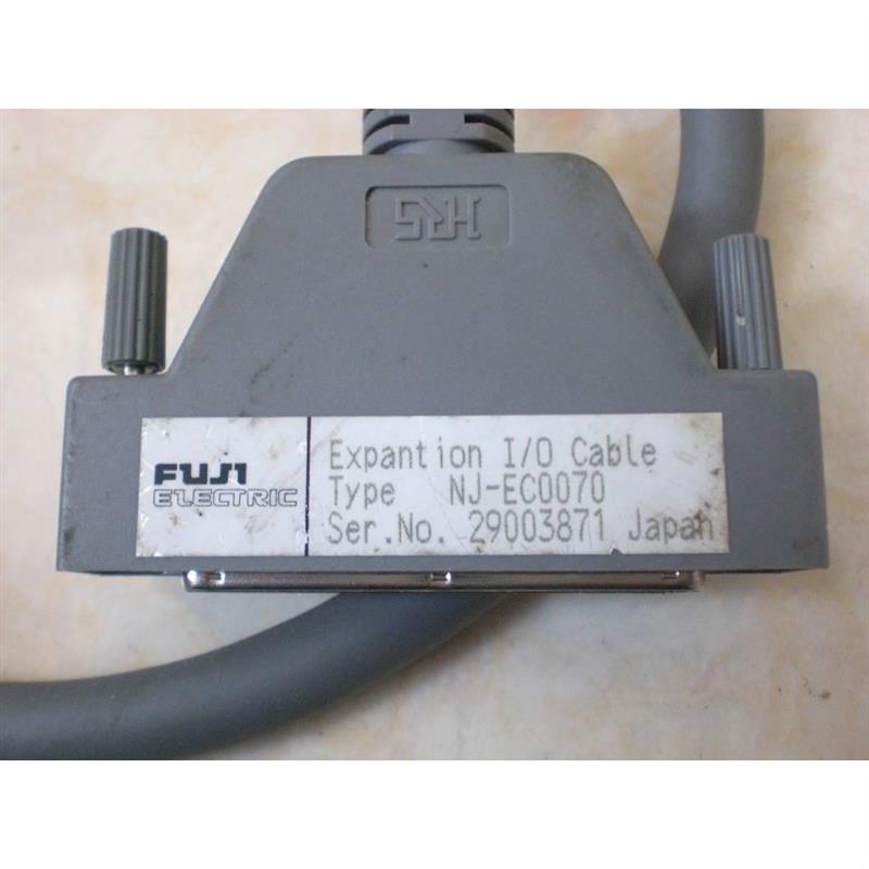 议价*NJ-EC0070 0.7米长 NP8REFSC-324W1 NP1C-P8 FUJI富士PLC连