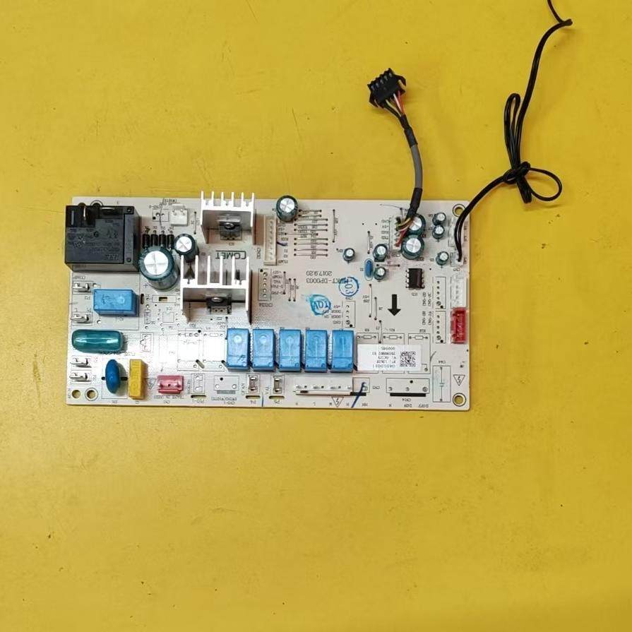 TCL空调柜机电脑04010011