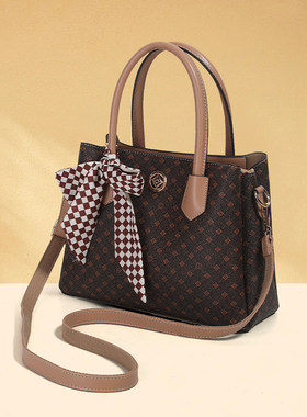 2025新款秋冬时尚百搭单肩斜挎包女高级感小众手提包包花纹妈妈包