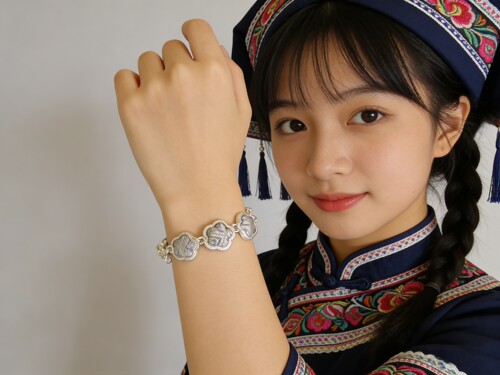 壮族刺绣四叶草手链女 广西非遗壮锦银饰 民族风小众设计感手饰