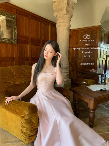 高级感仿丝毛鱼骨吊带礼服连衣裙