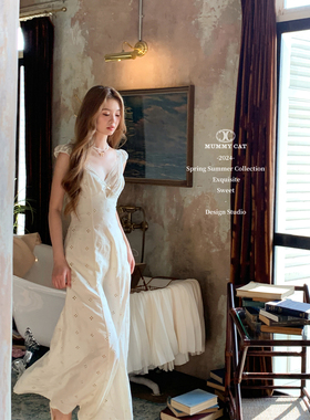 Mummy Cat下蛋喵 【南法假日】法式复古镂空重工刺绣V领连衣裙