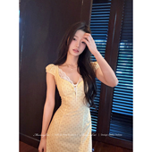 南法假日 Mummy Cat下蛋喵 日光黄镂空花朵刺绣海边度假连衣裙