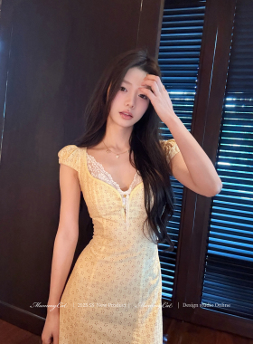 Mummy Cat下蛋喵 【南法假日】日光黄镂空花朵刺绣海边度假连衣裙