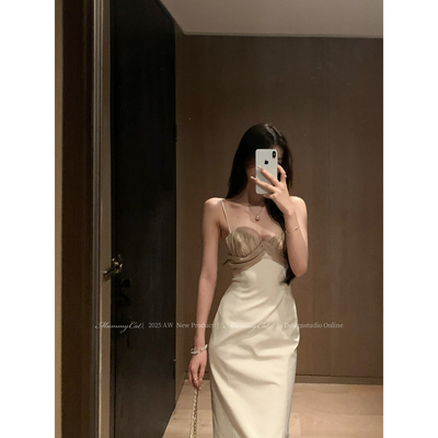 扭结设计优雅修身吊带裙