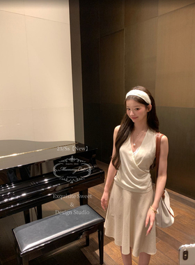 Mummy Cat 下蛋喵 【月光书局】新品30绵羊毛交叉V领针织背心