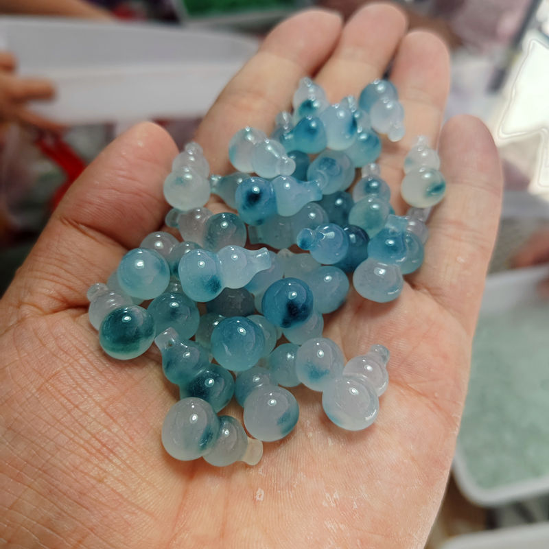 翡翠色飘蓝花立体葫芦20*13mm散珠批发diy玉石饰品配饰玉珠子配件