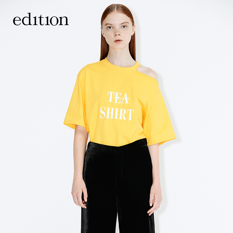 edition字母印花鏤空T恤夏寬松短袖露肩全棉EA182TEE205 moco