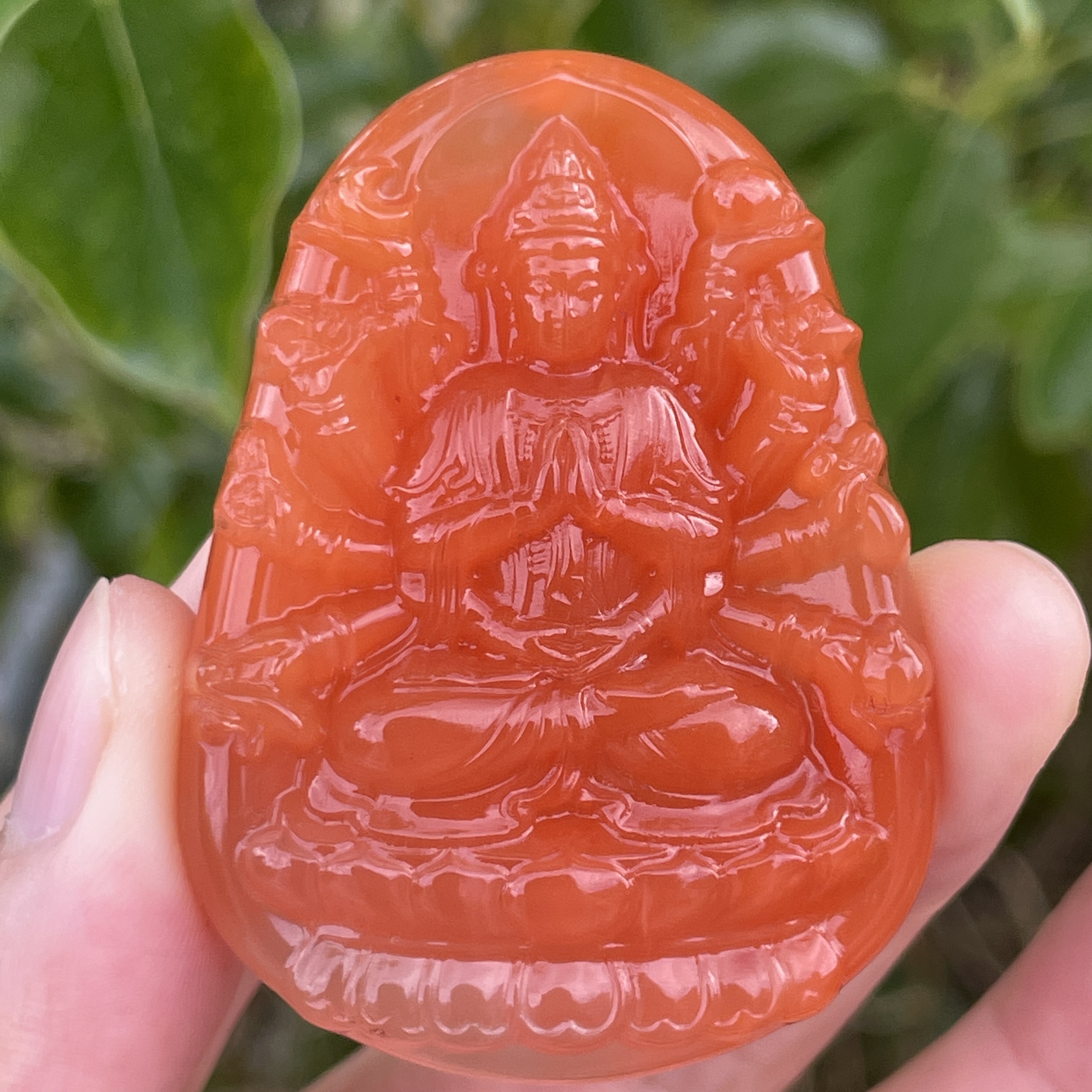 天然南红玛瑙雕刻件千手观音菩萨吊坠男女款本命佛挂件项链