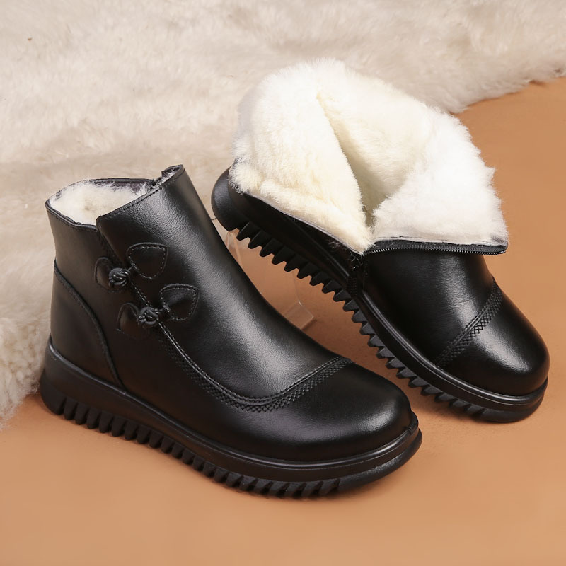 冬季新款真皮羊毛妈妈棉鞋保暖中老年短靴加绒老人女鞋防滑棉靴