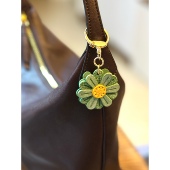 真皮小雏菊挂件头层牛皮雾腊皮手工缝制包包挂饰可爱配饰汽车挂饰