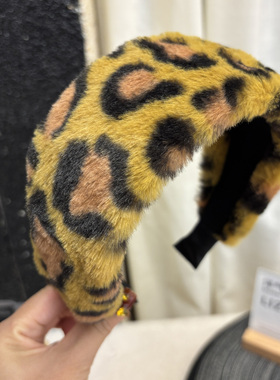 LASS LIZ原创设计发卡2025秋冬新款欧美甜酷减龄黄色豹纹光版头箍