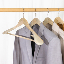 香樟木大衣架西装西服家用宽肩无痕实木质无漆衣挂冬天衣服的撑子