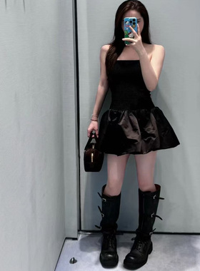 M家2025新款黑色设计感抹胸皱褶打揽缎面连衣裙紧身百褶礼服裙