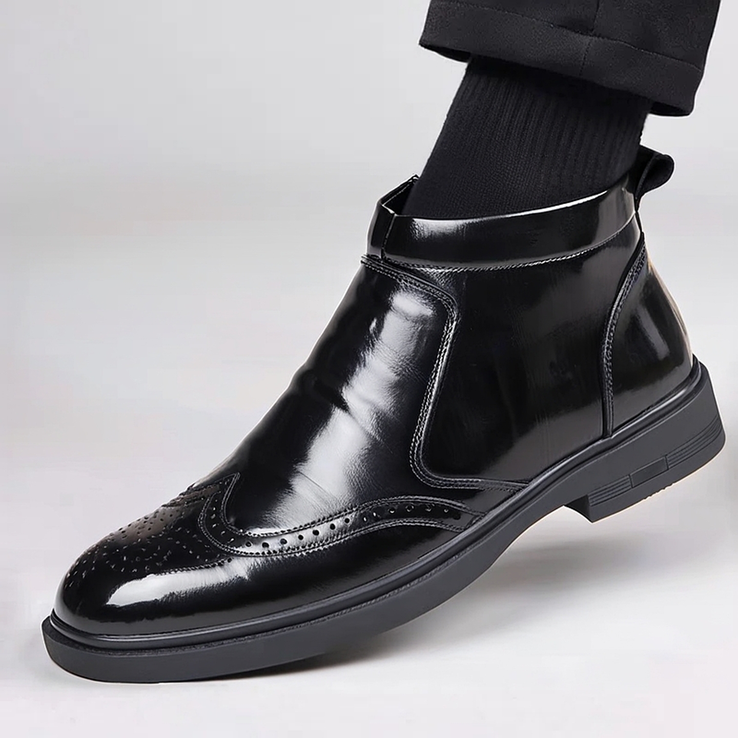 2025年切尔西靴男冬季加绒保暖真皮牛皮英伦风布洛克雕花高帮皮鞋