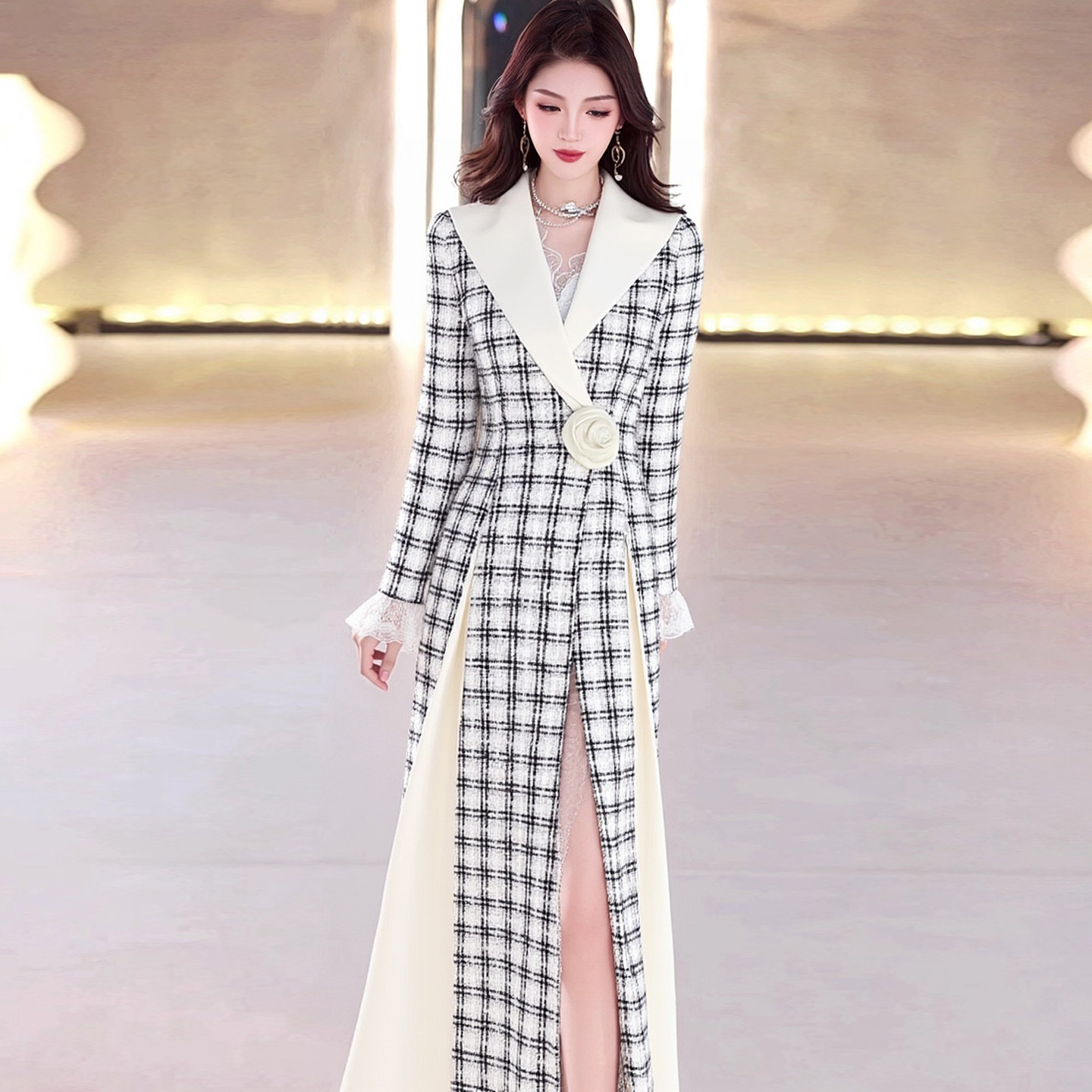 轻熟风翻领格子毛呢外套女2026冬装新款修身拼接羊毛大衣高级感