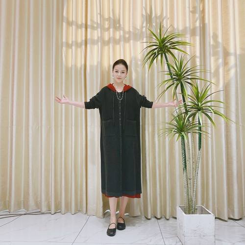 9865深灰色真门襟假两件设计款羊毛气质秋冬轻奢针织连衣裙