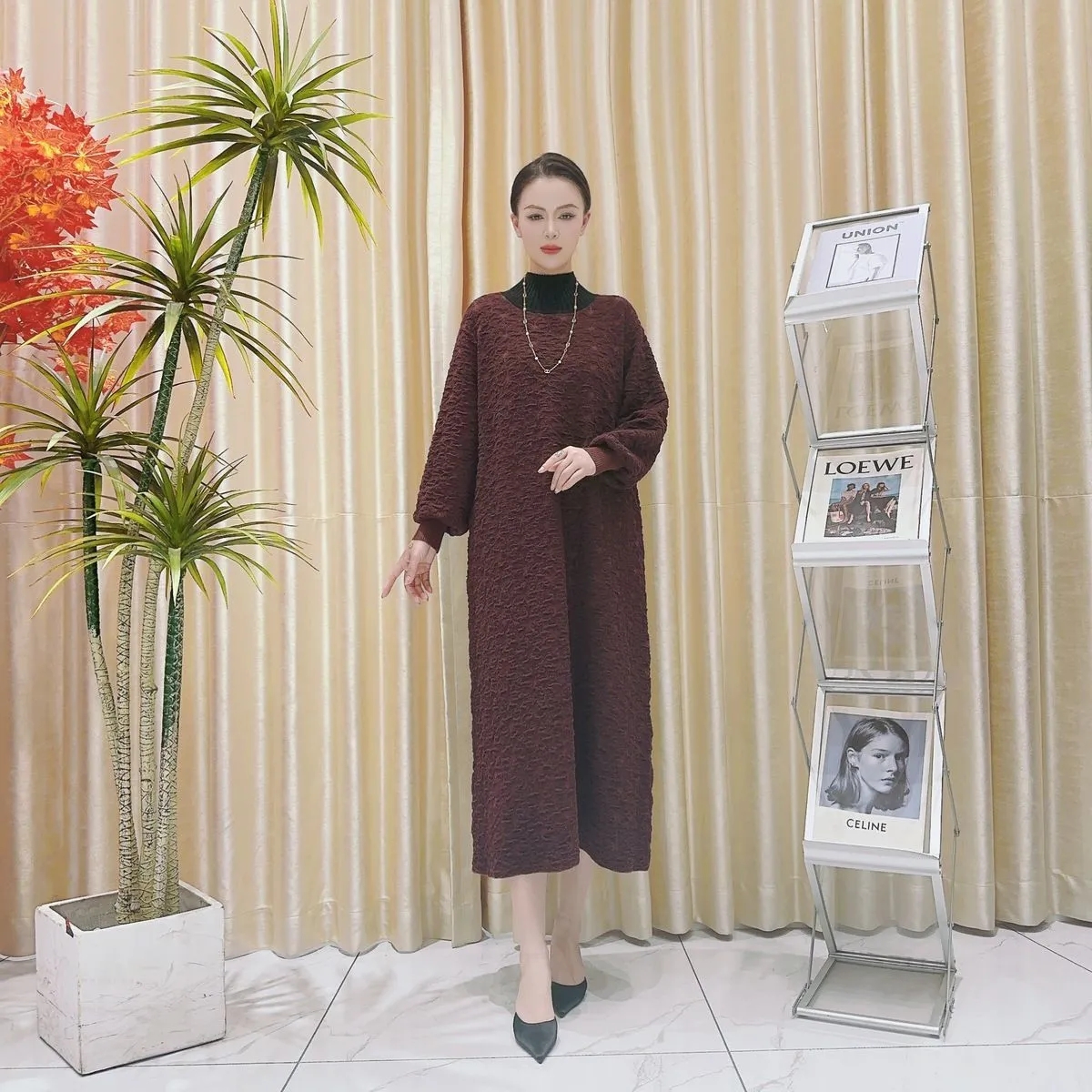 A126紫红泡泡皱设计款气质秋冬轻奢针织连衣裙时尚复古玥玥羊